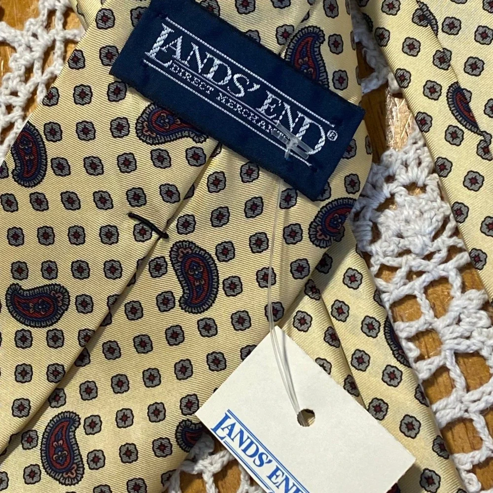 New Lands End Silk Necktie Mens Yellow Excellent Paisley Medallion Hand Sewn USA